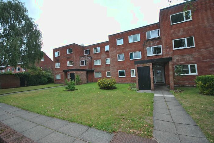 2 Bedroom Flat To Rent In Greenside Court, Manchester, M30