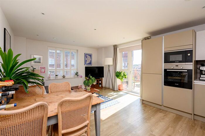 2 Bedroom Flat For Sale In Leetham House, Leetham Lane, York, YO1