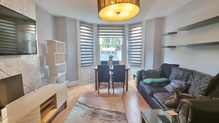 1 Bedroom Flat To Rent In Gladstone Terrace, Brighton, BN2