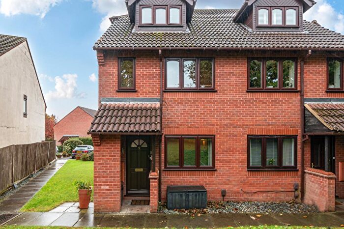 1 Bedroom Flat For Sale In Amersham, Buckinghamshire, HP7