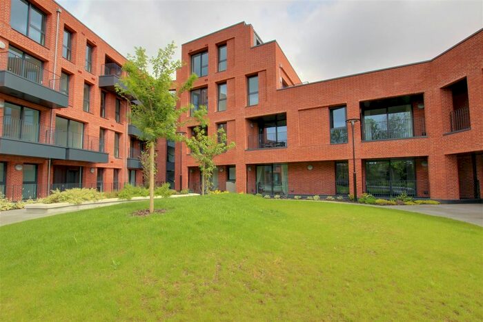 2 Bedroom Flat To Rent In Fox Lane, London, N13