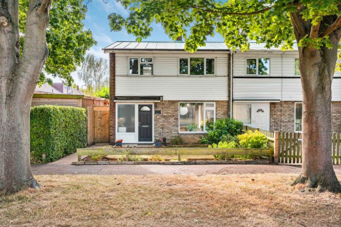 3 Bedroom Terraced House For Sale In Apthorpe Way, Cambridge, CB4