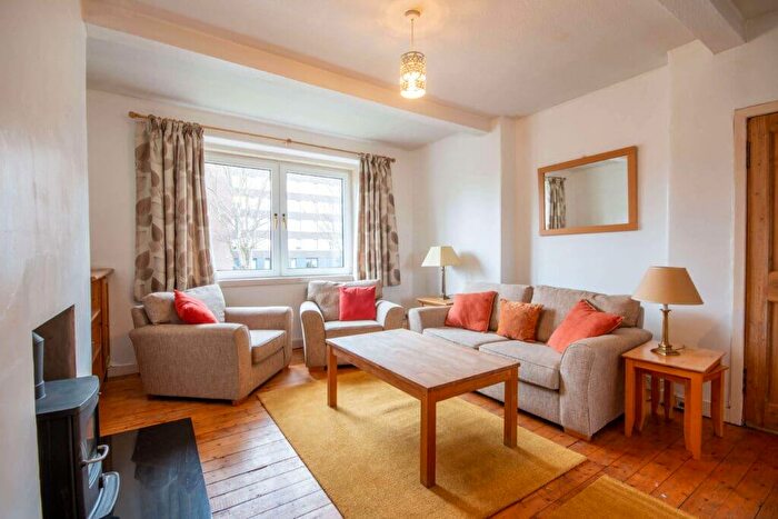 4 Bedroom Maisonette To Rent In Lt Robb's Loan, Edinburgh, EH14