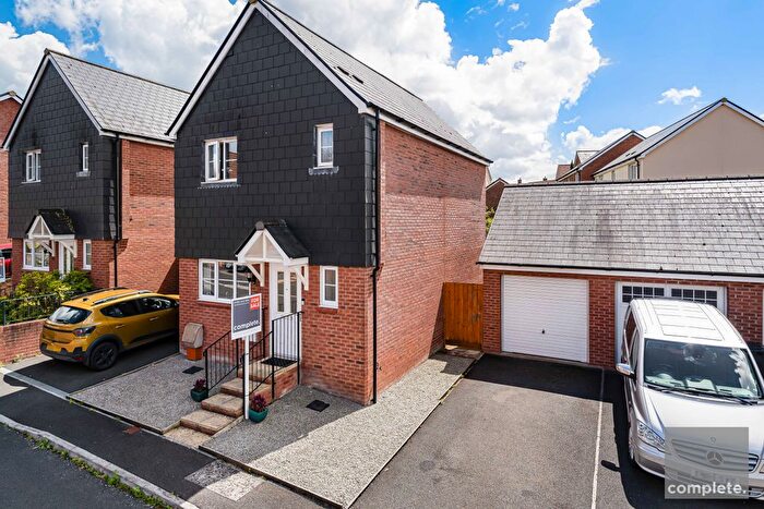 3 Bedroom Link Detached House For Sale In Higher Meadow, Cranbrook, Exeter, EX5