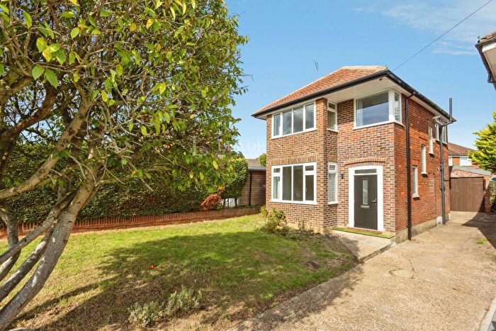 3 Bedroom Detached House To Rent In Sandcross Lane, RH2