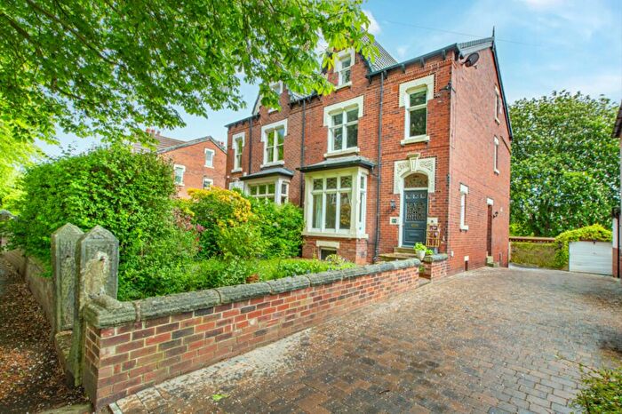 5 Bedroom Semi Detached House For Sale In Shaftesbury Avenue, Leeds, LS8
