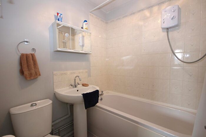 1 Bedroom Maisonette To Rent In Rosedale, Houghton Regis, Dunstable, Bedfordshire, LU5