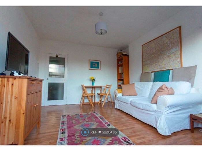 1 Bedroom Flat To Rent In Stoneleigh Place, London, W11