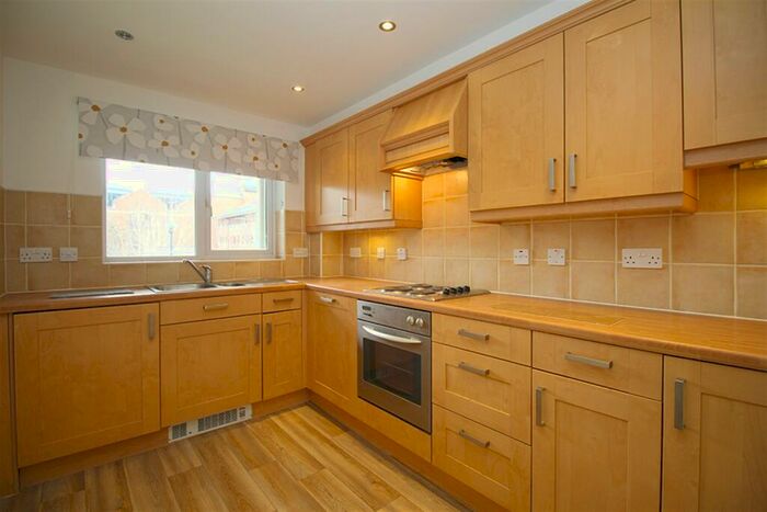 2 Bedroom Maisonette To Rent In Coach House Court, Loughborough, LE11