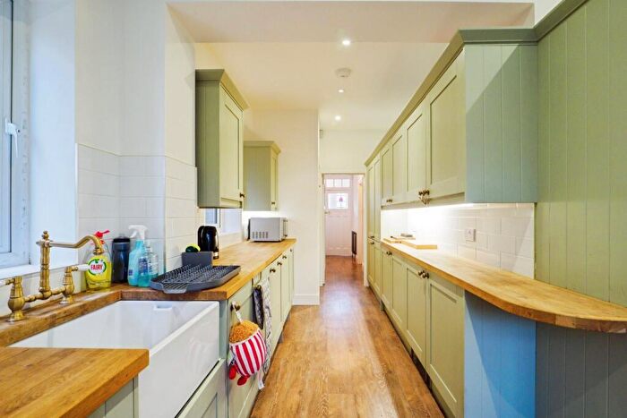 4 Bedroom Semi-Detached House For Sale In All Saints Avenue, Margate, CT9 - Photo 10