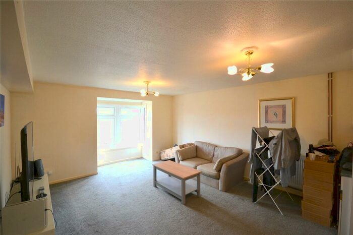 2 Bedroom Flat To Rent In Bellropes Square, Northampton, NN3