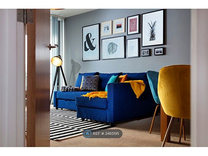 2 Bedroom Flat To Rent In George Place, Plymouth, PL1