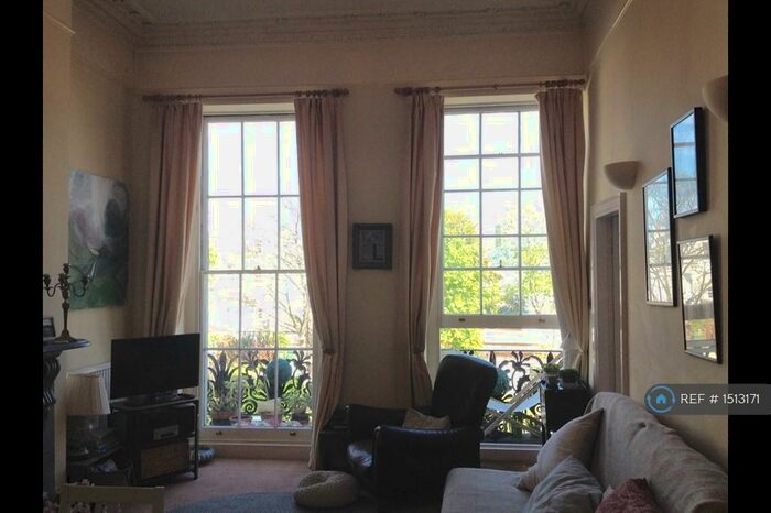 2 Bedroom Flat To Rent In Lansdown Crescent, Cheltenham, GL50