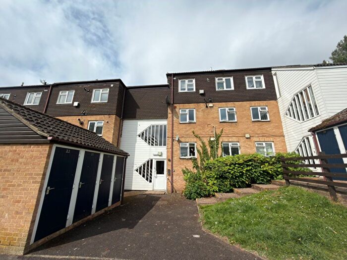 2 Bedroom Flat To Rent In Lower Holway Close, Taunton, TA1