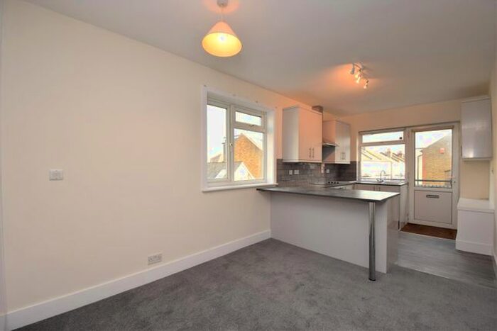 Studio To Rent In Stanley Road, Teddington, TW11