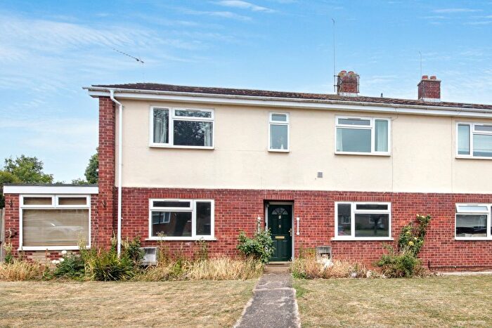 2 Bedroom Flat For Sale In Weir Close, Buckden, St. Neots, PE19