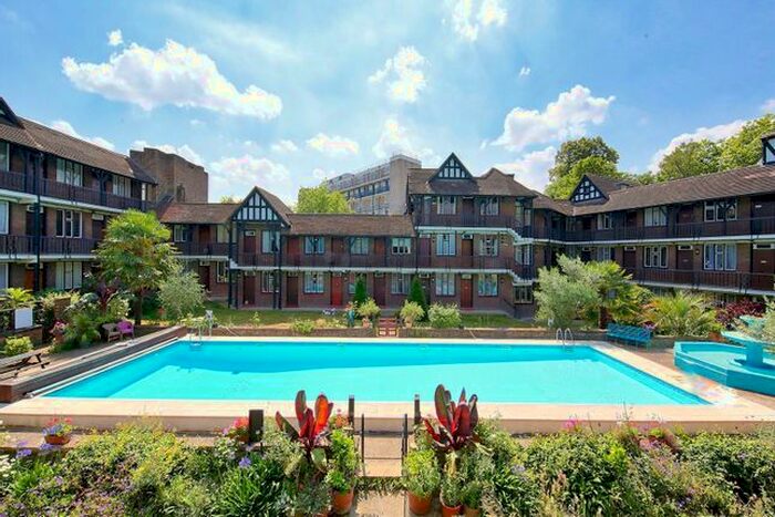 Studio To Rent In Tudor Close, Brixton Hill, London, SW2