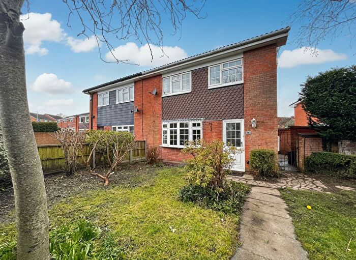 3 Bedroom Semi Detached House To Rent In Shenstone Drive, Balsall Common, CV7