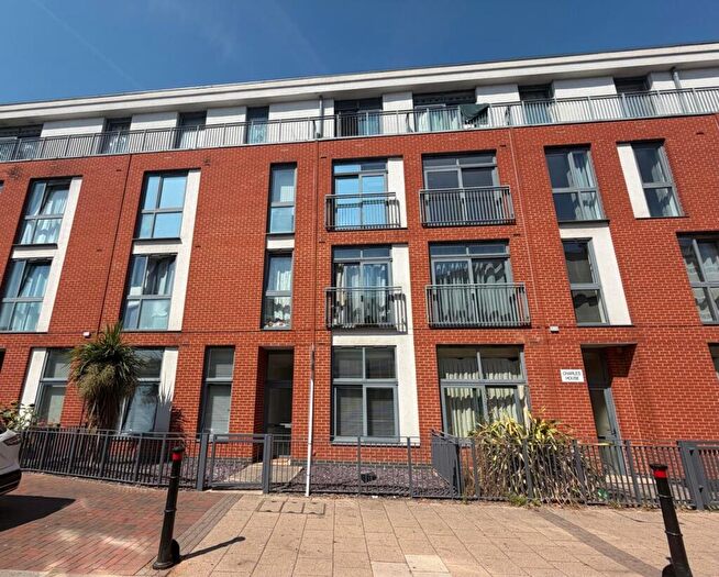 2 Bedroom Maisonette For Sale In Guildford Street, Chertsey, Surrey, KT16