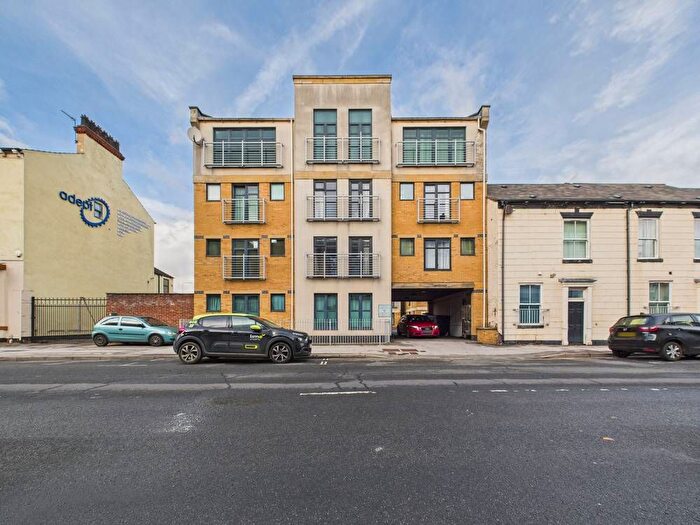 2 Bedroom Flat For Sale In City Cental, Wright Street, Hull, HU2