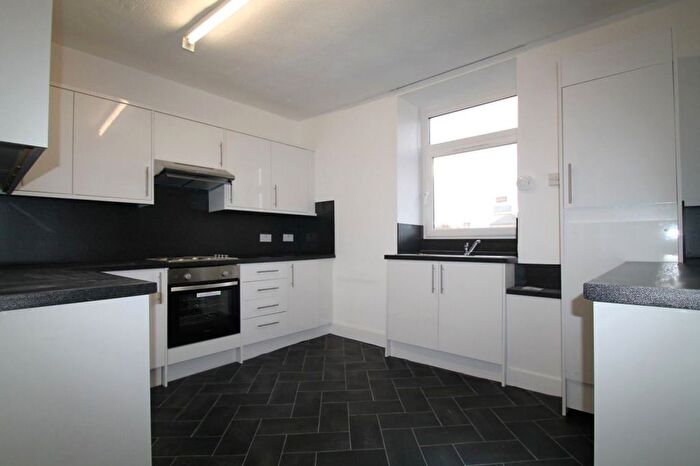 3 Bedroom Flat To Rent In Floor Lorimer Street, Dundee, DD3