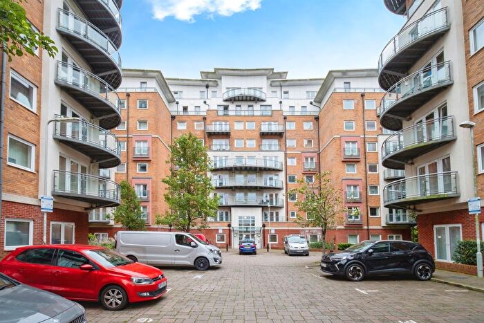 2 Bedroom Flat For Sale In Winterthur Way, Basingstoke, RG21
