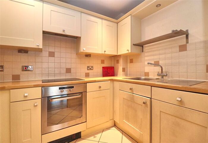 1 Bedroom Apartment To Rent In Woking, Surrey, GU22