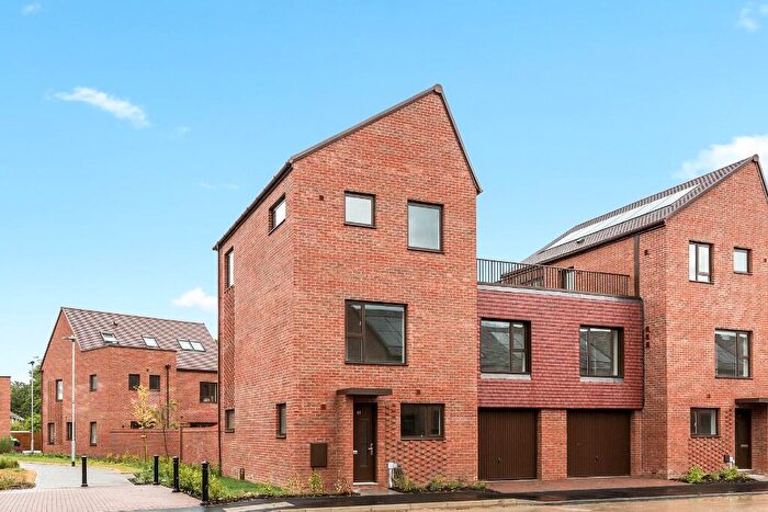 4 Bedroom Semi-Detached House To Rent In Down House Drive, CB3