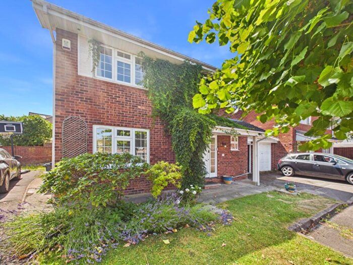 4 Bedroom Detached House For Sale In Little Woodlands, Windsor, Berkshire, SL4