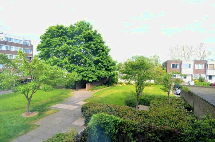 1 Bedroom Flat To Rent In Augustus Close, Brentford, TW8