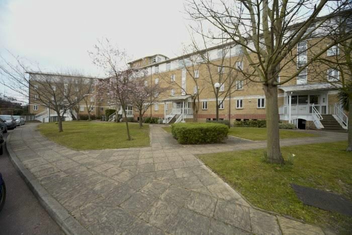 2 Bedroom Flat To Rent In Byards Court, Worgan Street, London, SE16