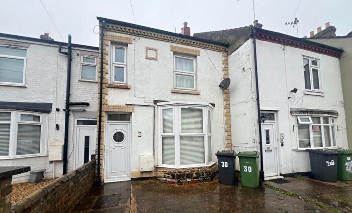 3 Bedroom House To Rent In New Road, Woodston, Peterborough, PE2