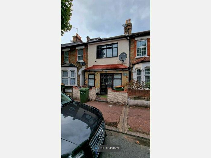 4 Bedroom Terraced House To Rent In Thorpe Road, London, E6