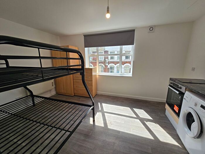 Studio To Rent In Stroud Green Road, London, N4