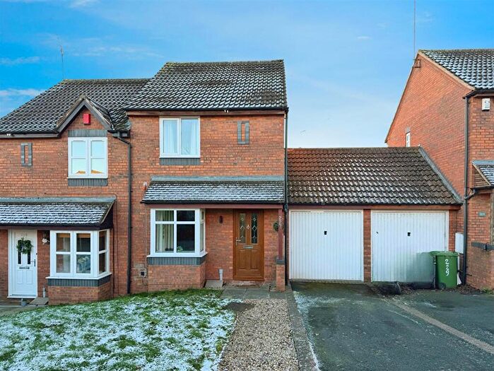 2 Bedroom Semi Detached House For Sale In Chesterton Drive, Leamington Spa, CV31