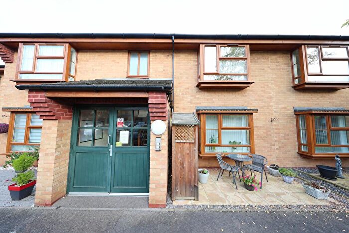 1 Bedroom Flat For Sale In Priestley Court, Palmers Drive, Grays, RM17