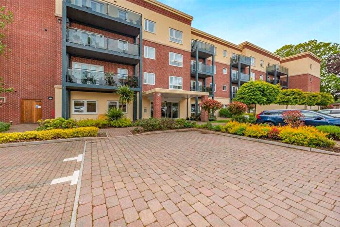 1 Bedroom Apartment For Sale In Recreation Road, Bromsgrove, Worcestershire, B61