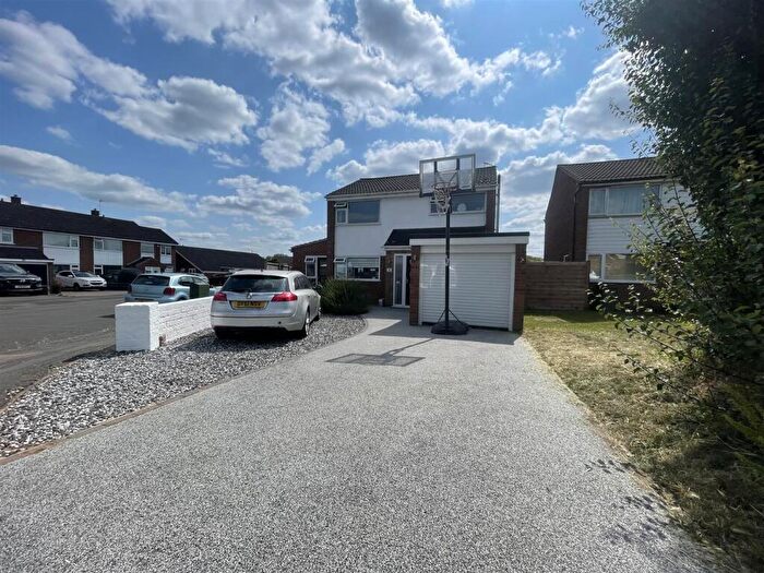 3 Bedroom Detached House For Sale In Bodenham Close, Wigston, LE18