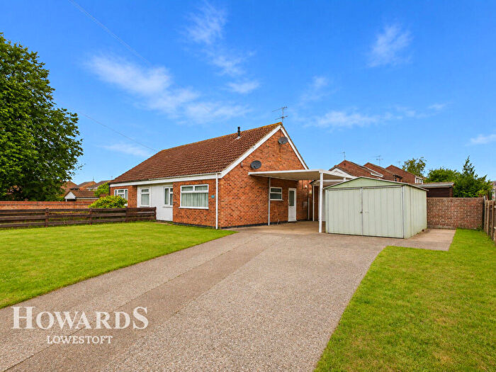 2 Bedroom Semi-Detached Bungalow For Sale In Long Road, Lowestoft, NR33