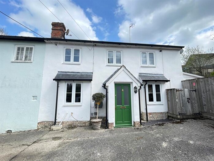 2 Bedroom Cottage For Sale In London Road, Shrewton, Salisbury, SP3
