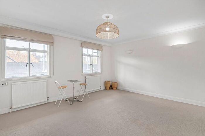 2 Bedroom Flat To Rent In Sloane Court East, London, SW3