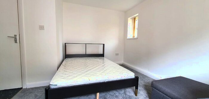 1 Bedroom Studio To Rent In Thorne Road, Doncaster, DN1