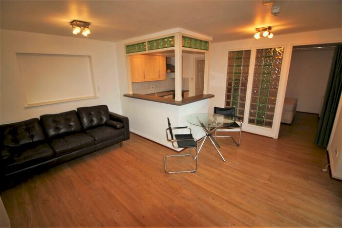 1 Bedroom Ground Flat To Rent In Bartholomew Street West, Exeter, EX4