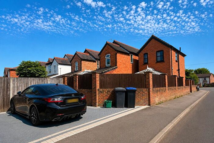 2 Bedroom Detached House To Rent In Liberty Lane, Addlestone, Surrey, KT15