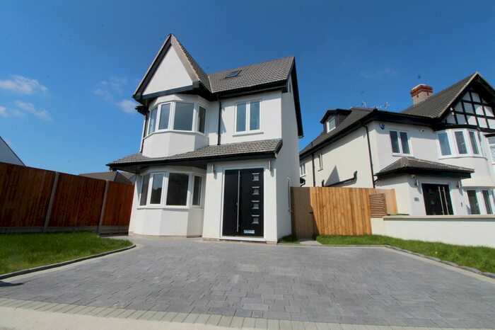 3 Bedroom Detached House To Rent In Brookmead Avenue, Bickley, BR1