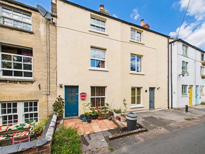 2 Bedroom Terraced House For Sale In Upper Leazes, Stroud, Gloucestershire, GL5