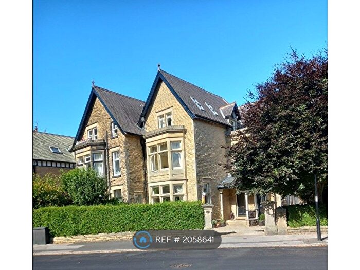 2 Bedroom Flat To Rent In Park Drive, Harrogate, HG2