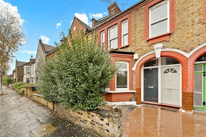 2 Bedroom Flat To Rent In Clementina Road, Leyton, London, E10