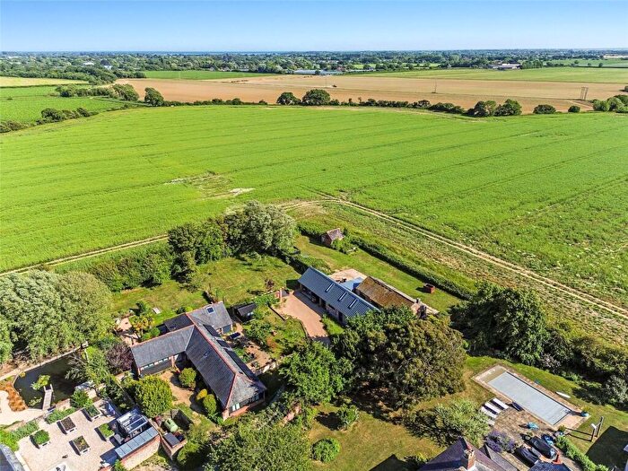 3 Bedroom Barn Conversion For Sale In Birdham, Chichester, West Sussex, PO20