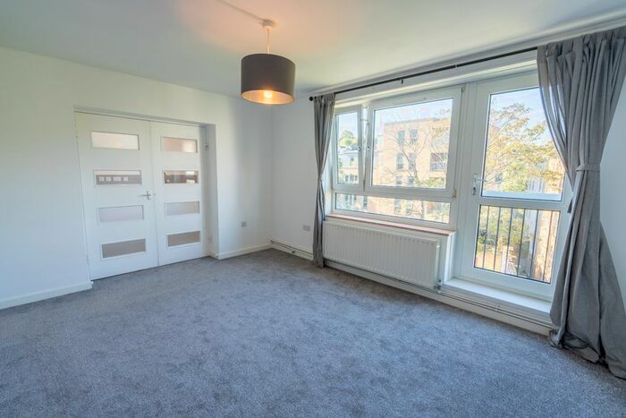 2 Bedroom Flat To Rent In Woodland Road, London, SE19